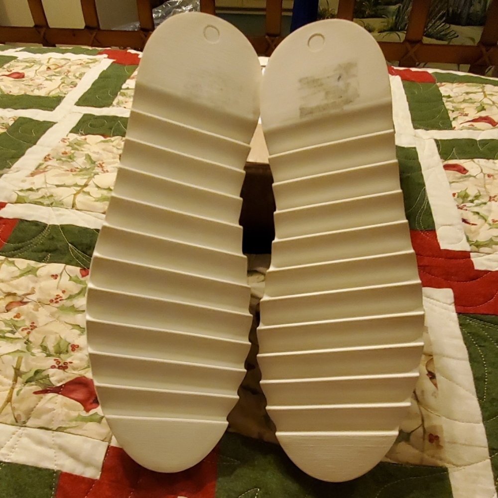 SHOES - Picture 7 of 7